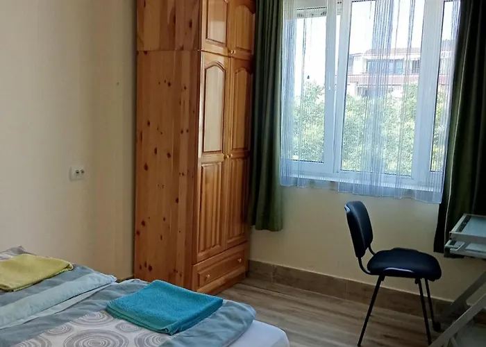 Two-room In The Center 内塞伯尔